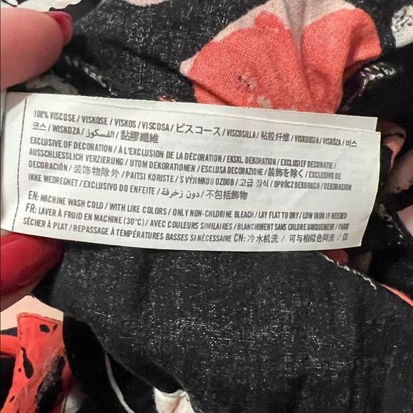 Abercrombie & Fitch Black Red Floral Button Front Jogger Style Jumpsuit Medium - Picture 11 of 11